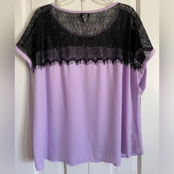 TORRID Lavender Abbey Lace Yoke Top, Size 2 - Picture 3 of 4